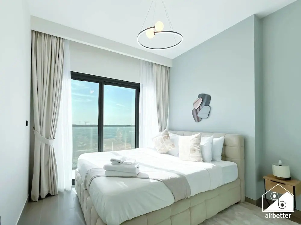 Modern 2BR Haven in Golf Gate Pool & Gym Access