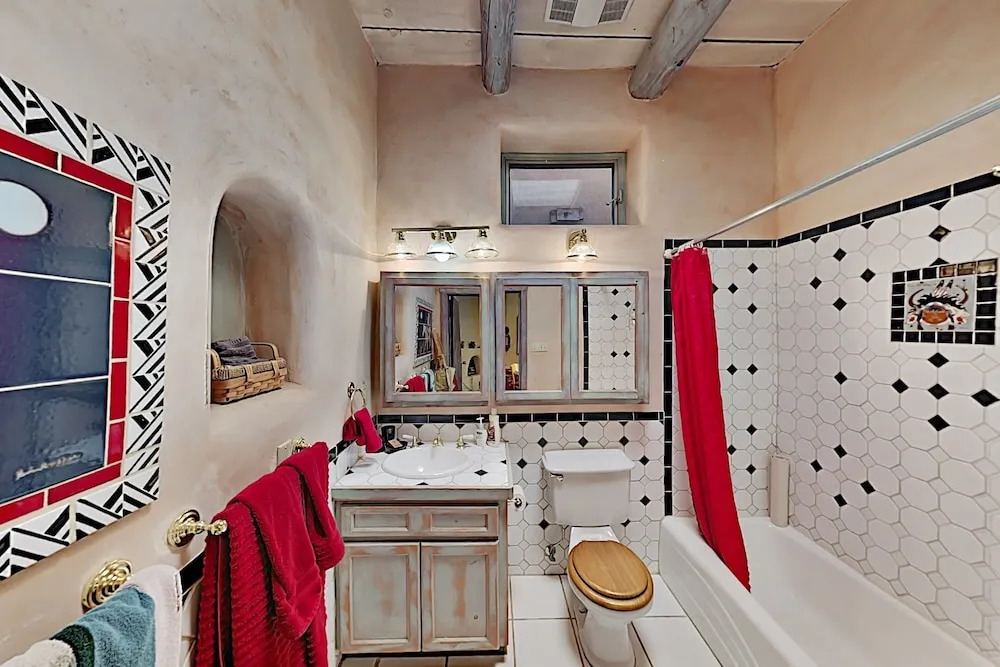 Steps To Plaza! 2 Downtown Casitas by Inger Jirby Duplex