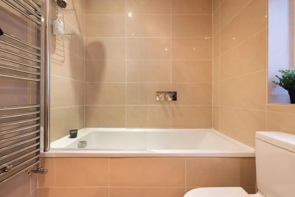 Earl s Court 1BR Private Terrace Walk to Tube