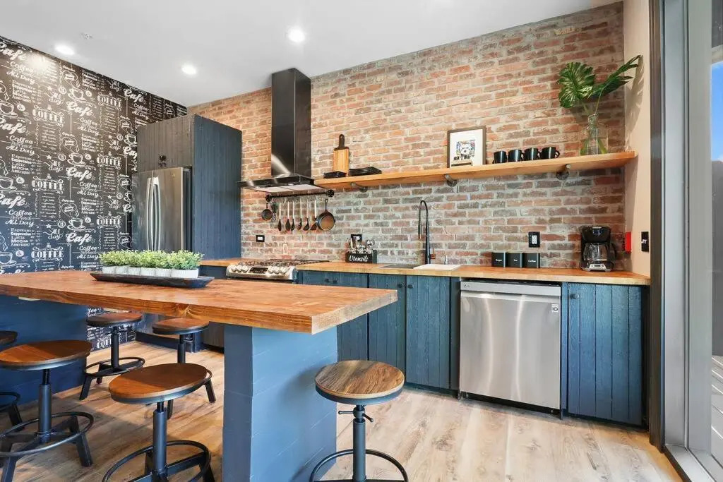 Hidden Oasis With Private Pool - Near FQ