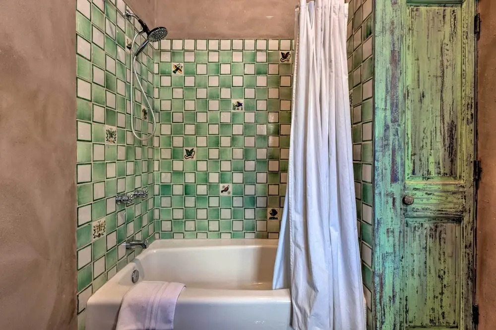 Unique Casita w/ Kiva Fireplace: 11 Mi to Taos Ski