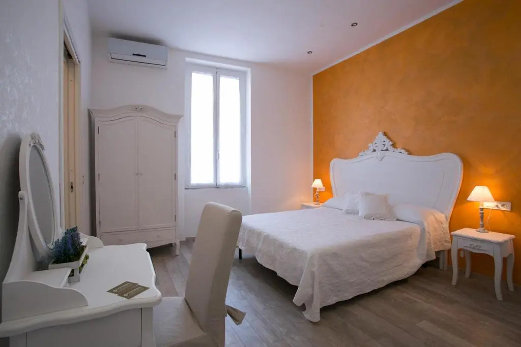 Colosseo Apartments and Rooms - Rome City Centre