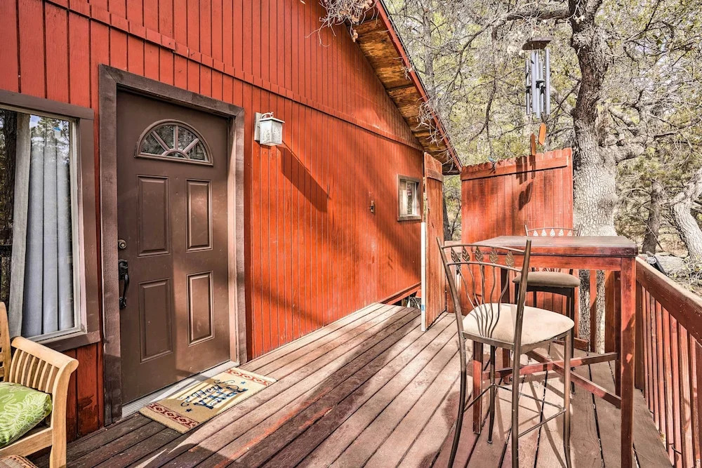 Peaceful Cabin w/ Deck & Grill: 1 Mi to Crown King