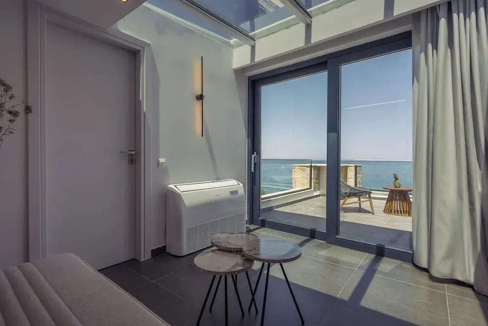 Terra Petra Luxury Villa - The Seafront Retreat