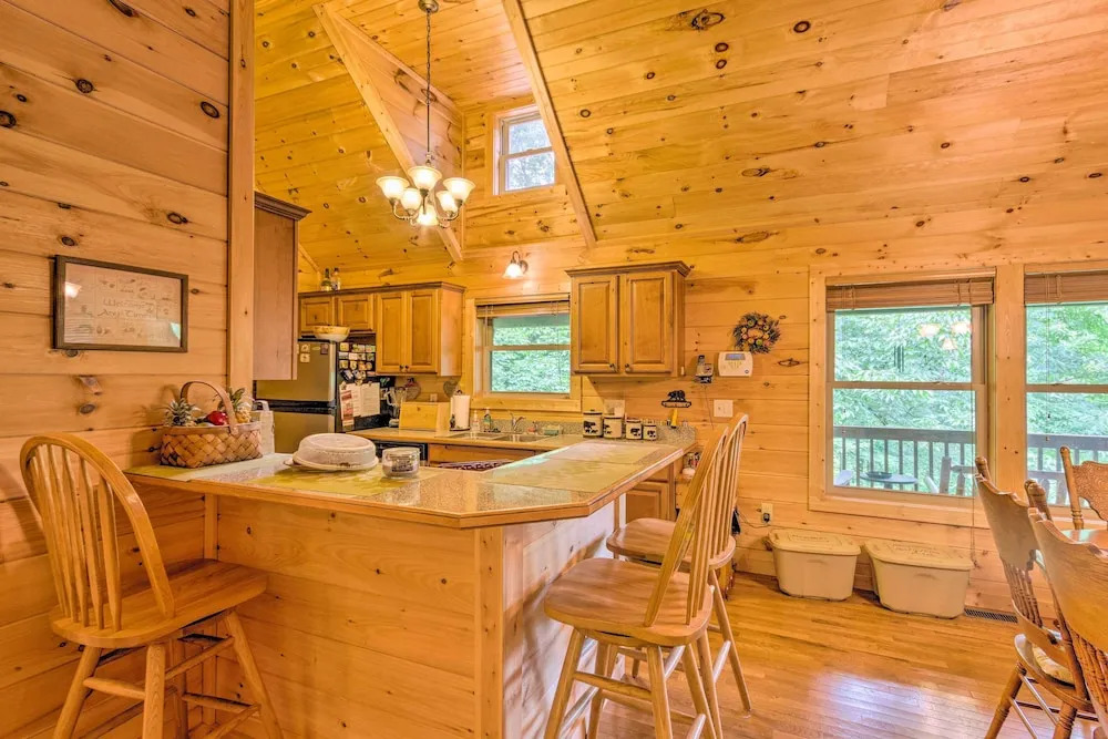 Mountain-view Maggie Valley Home w/ 2 Decks!