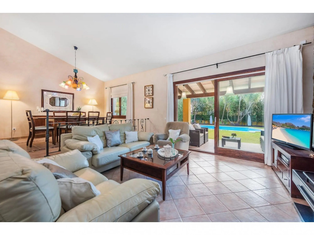 Beautiful Holiday Home In Alcudia With Pool