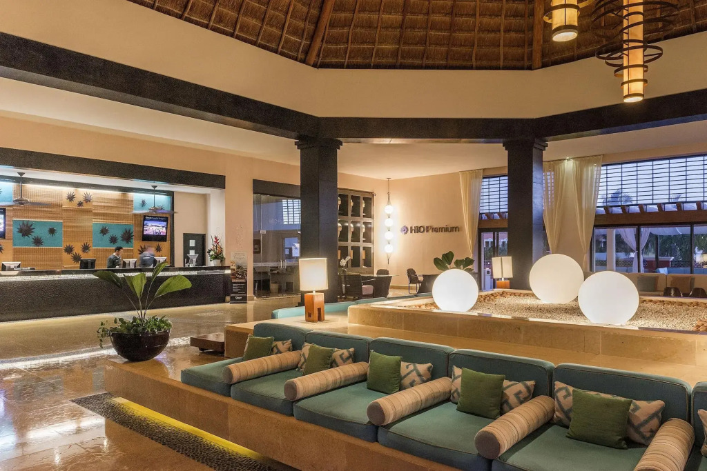 El Beso at Ocean Coral & Turquesa All Inclusive