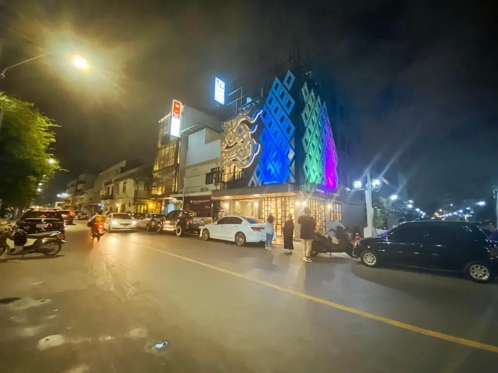 YAKTHAI POSHTEL