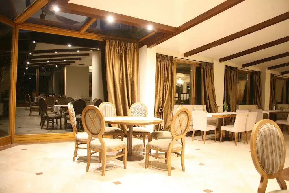 Veltsi Hotel