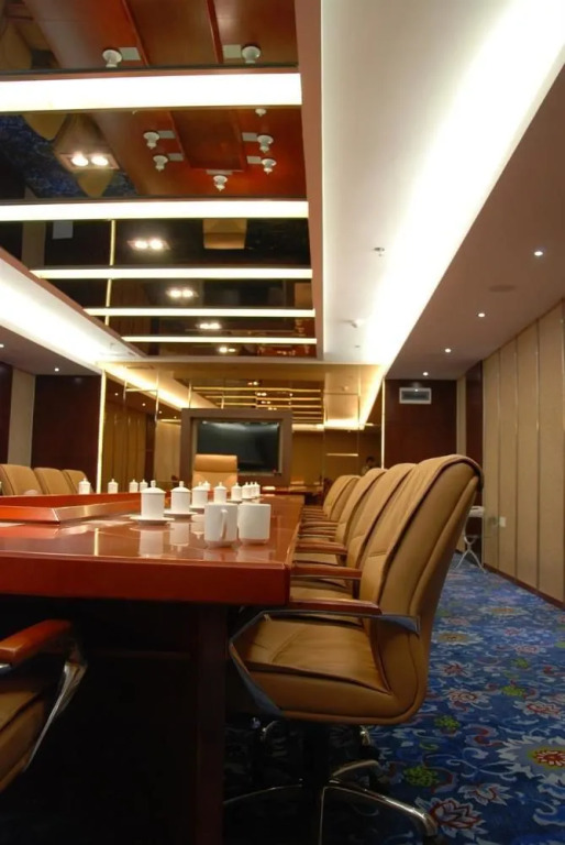 Rongcheng Celebrity Hotel High Speed Rail Station Shop