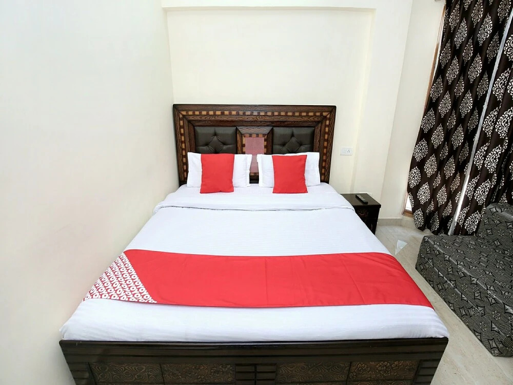 OYO 13228 Home 1BHK Aanji Solan