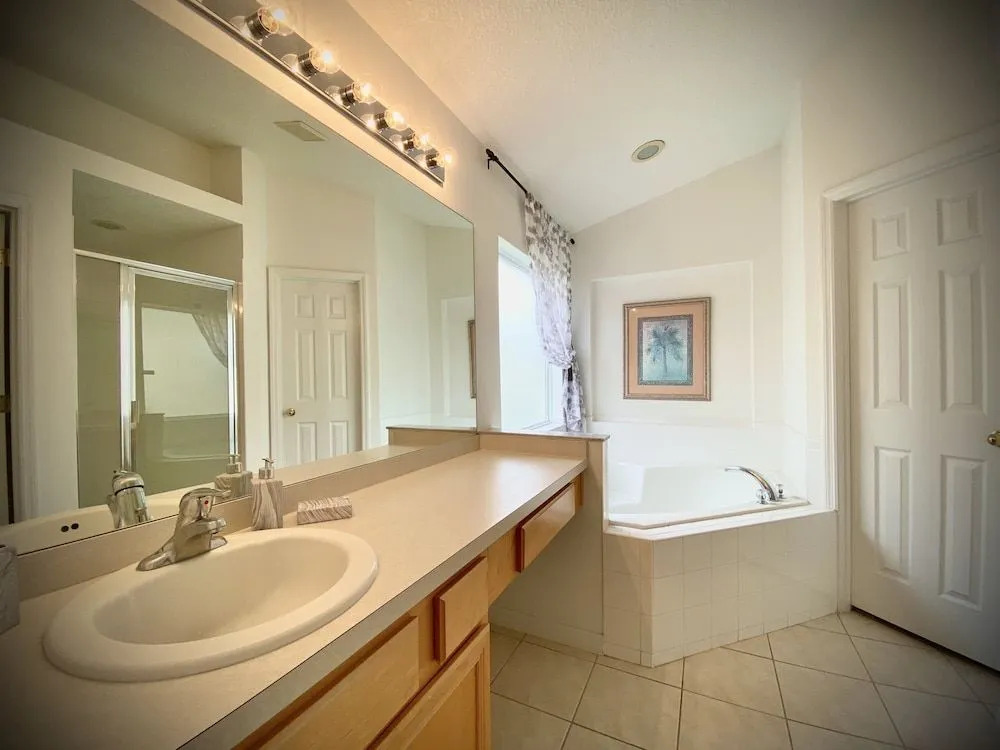 Lake View, Private Pool With Spa & Games Room