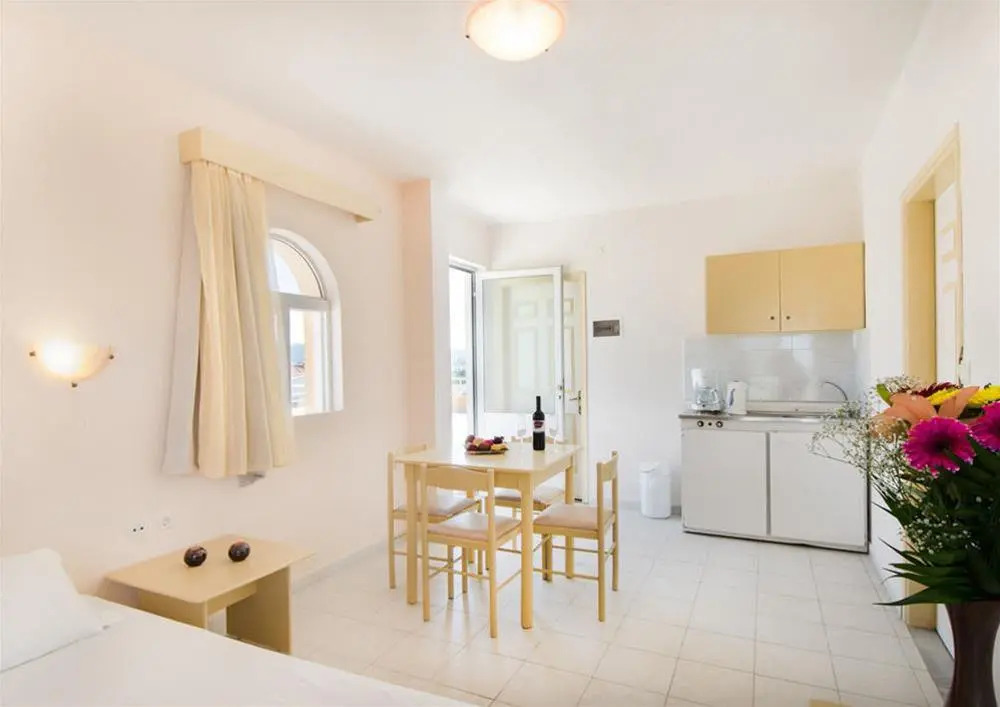 Eugenia Studios & Apartments