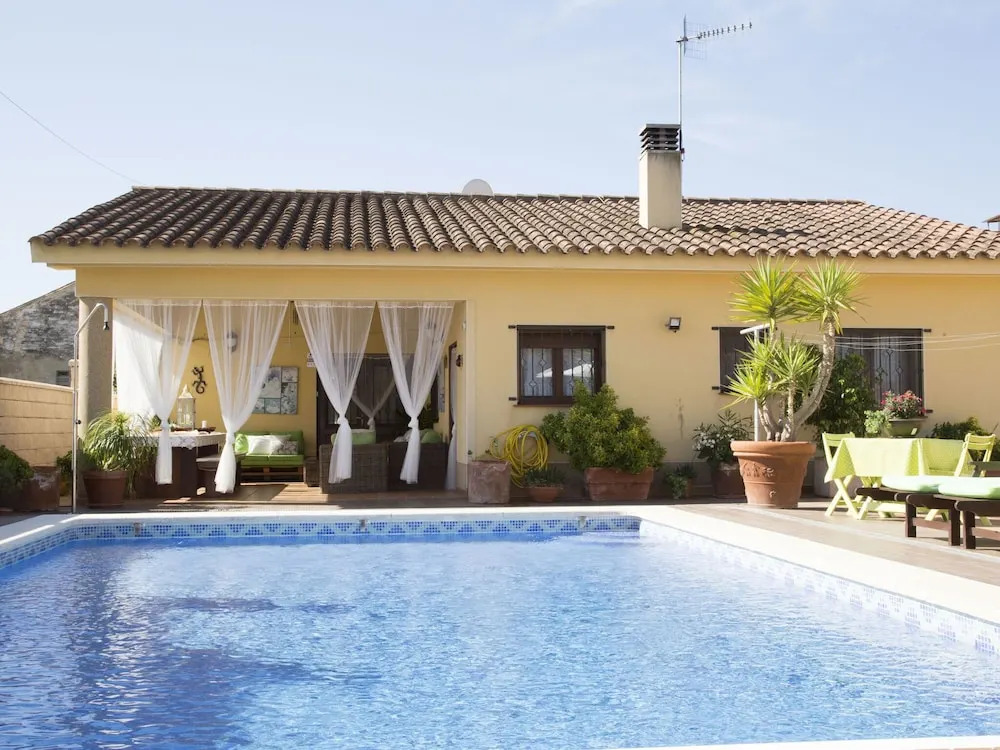 Boutique Cottage in Deltebre With Swimming Pool