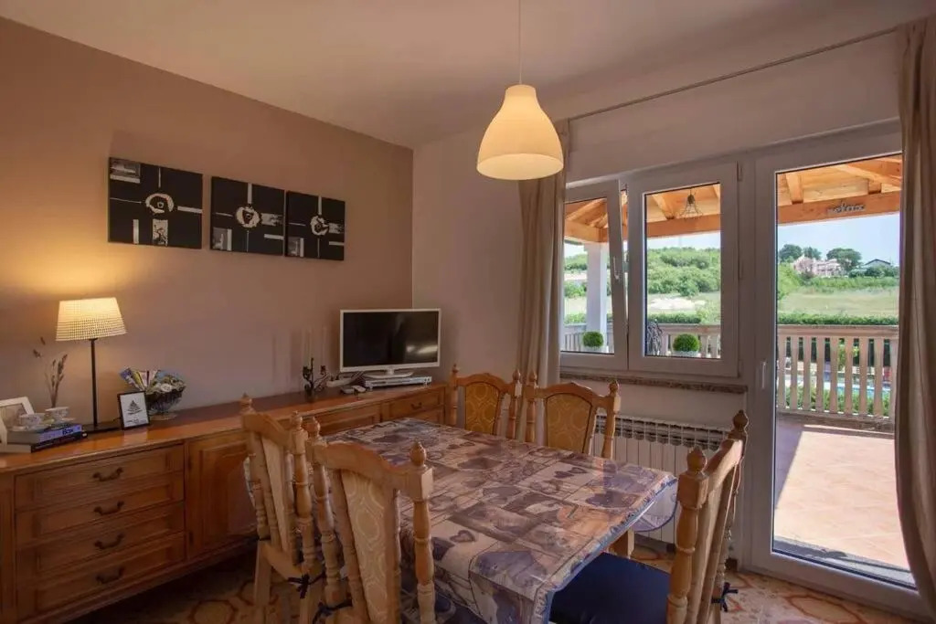 Leylandia Holiday house