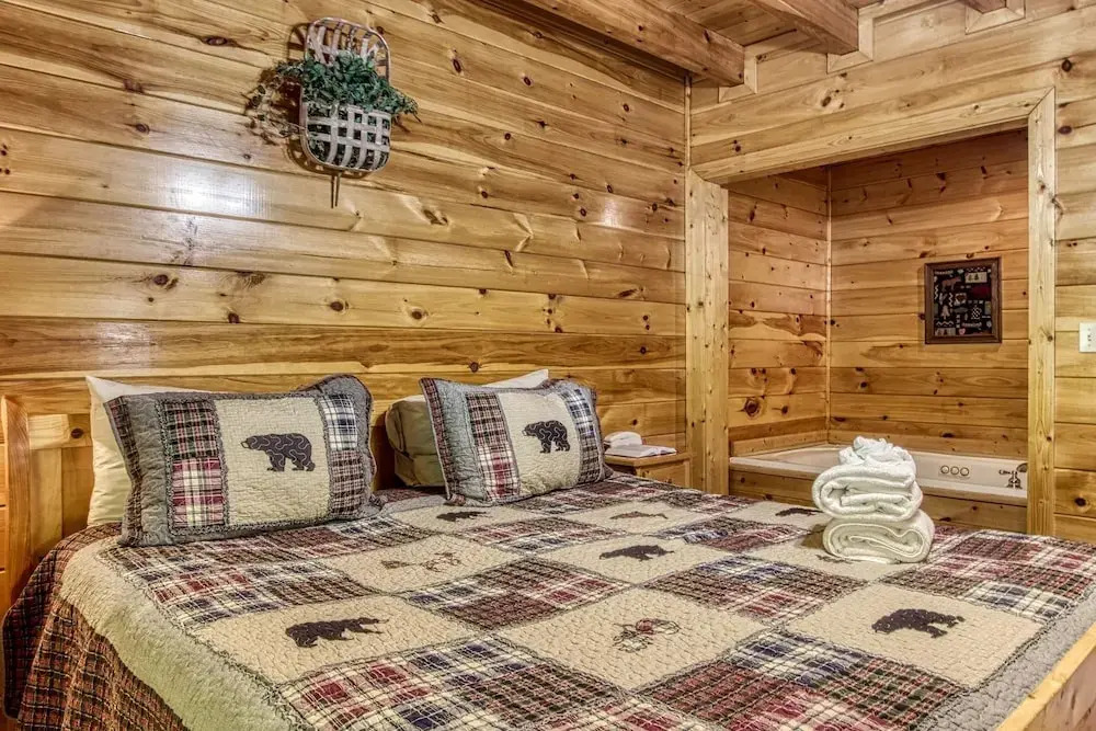 ER227 - Bearry Nice Great Location - Close To Town! 1 Bedroom Cabin by RedAwning