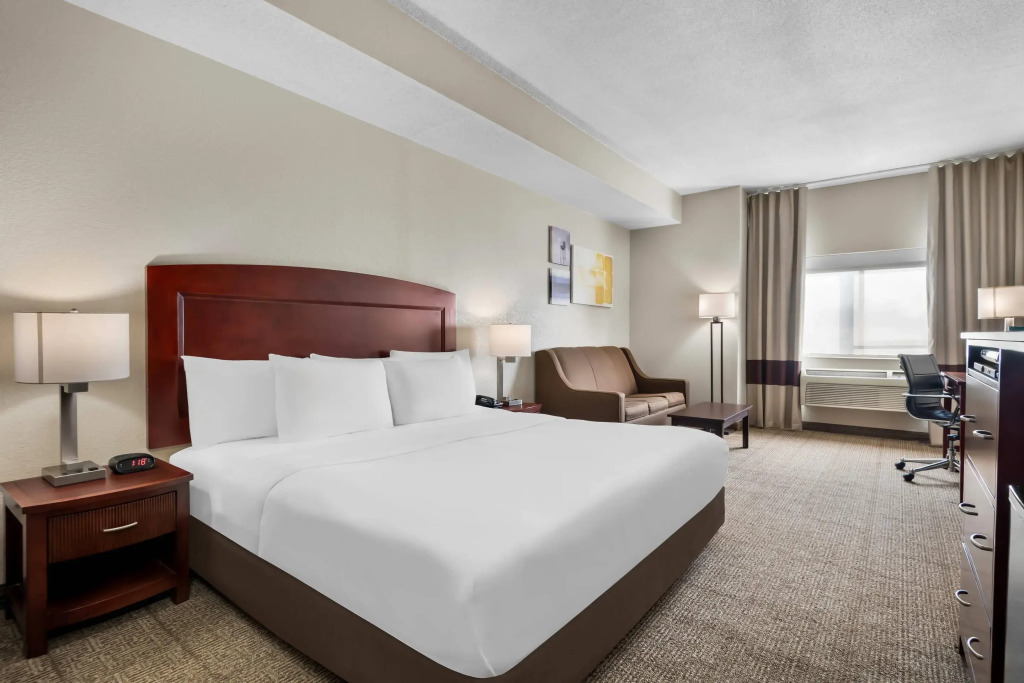 Comfort Inn & Suites North East