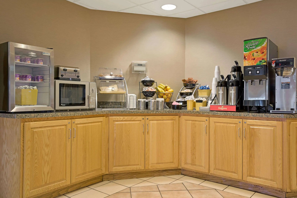 Days Inn by Wyndham Eagan Minnesota Near Mall of America