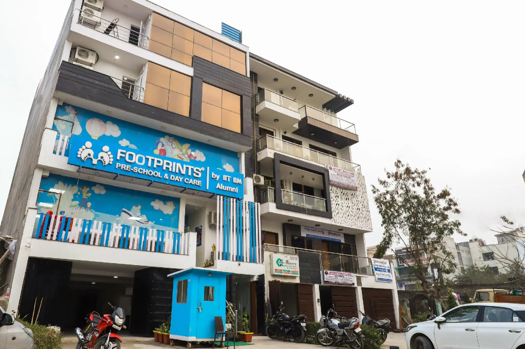 OYO 28606 Kavya Residency