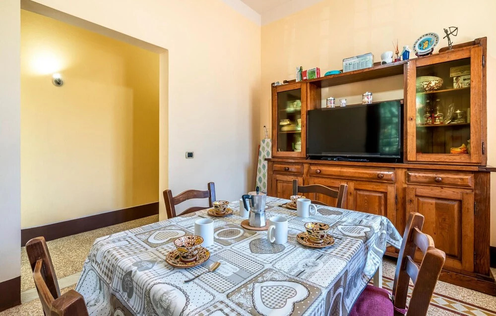 Awesome Apartment in Lucca With 2 Bedrooms
