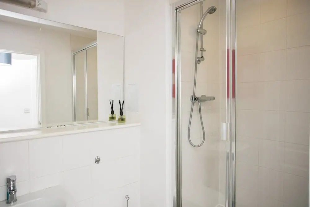 3 Bedroom Apartment With City View