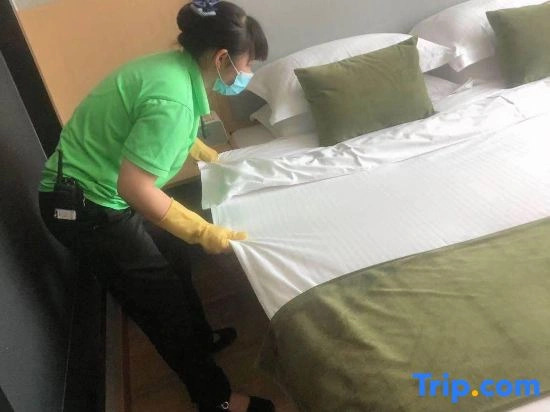GreenTree Inn Express Hotel (Haohe Scenic Area Wenfeng City Plaza, Nantong)
