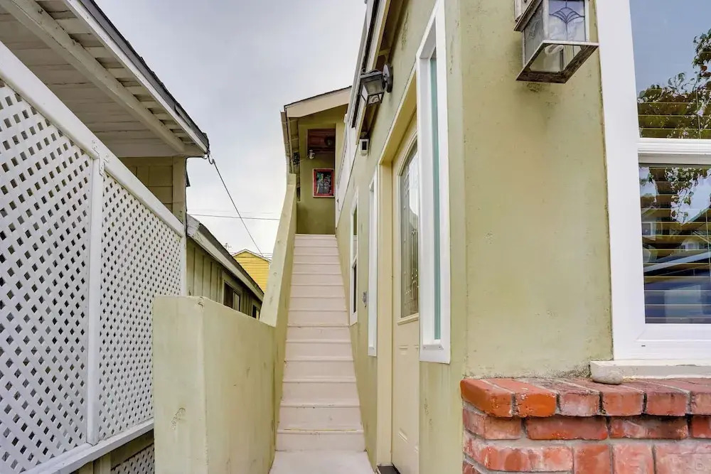 Tropical Island Escape w/ Deck, Walk to Avalon Bay