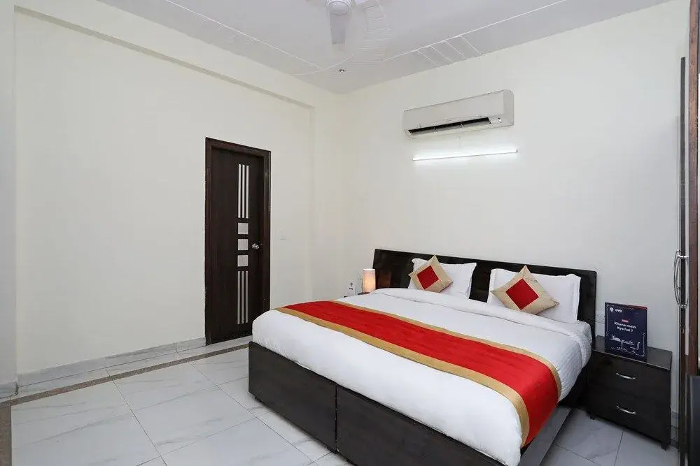 OYO 10928 Go Rooms