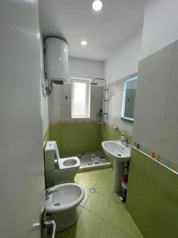 Leti Apartaments 21 Dhjetori Sc