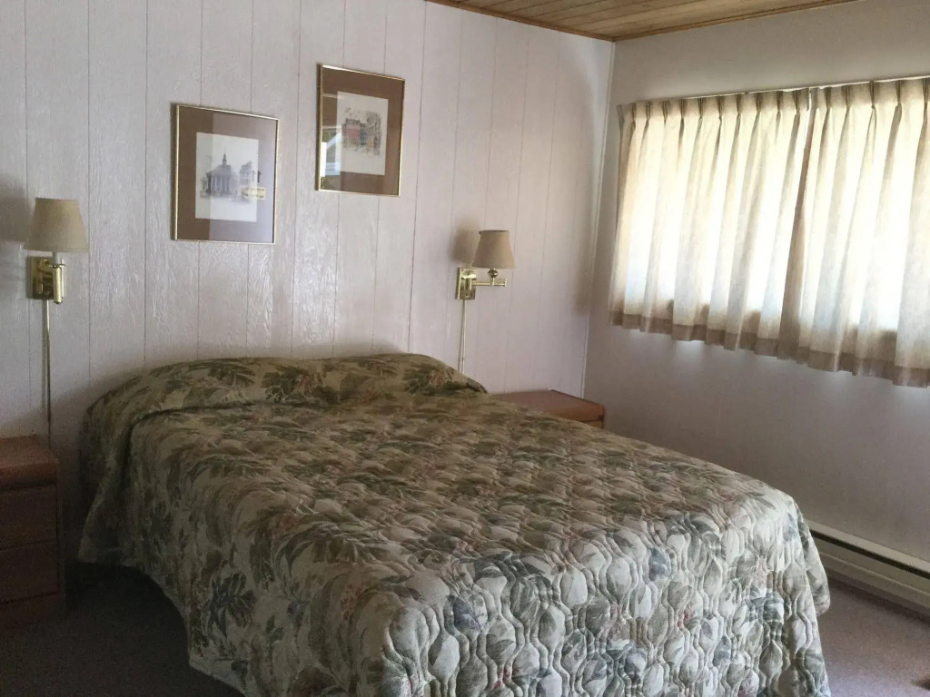Cedars Motel