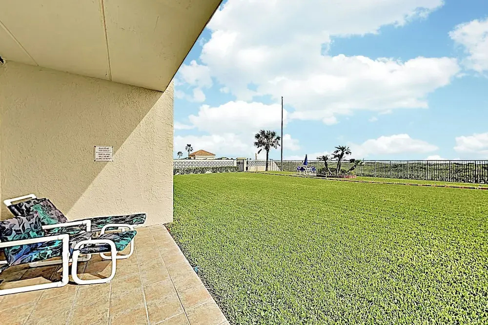 2BR w/ Patio, Luxury Perks: Suntide III - Unit 102