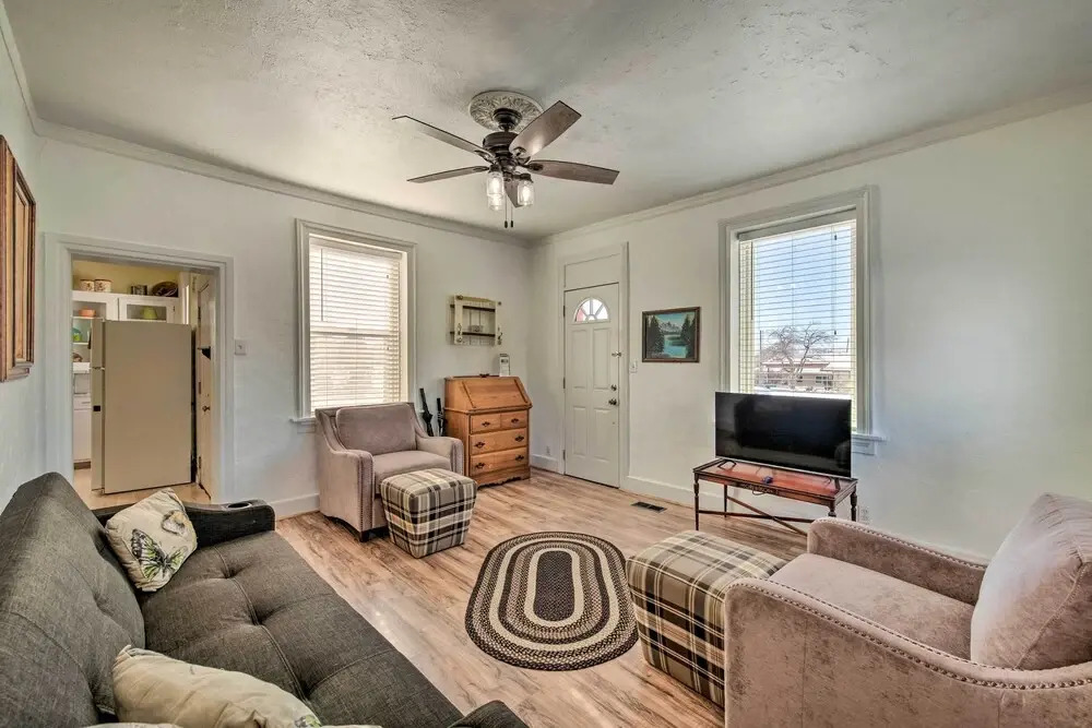 Kik-N-Bak Cottage w/ Beautiful Mountain View