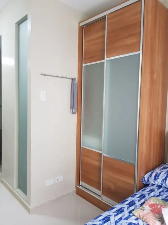 OYO 215 Sunshine City Suites