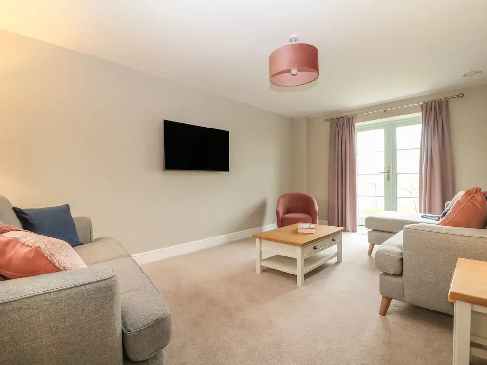 9 Windrush Heights