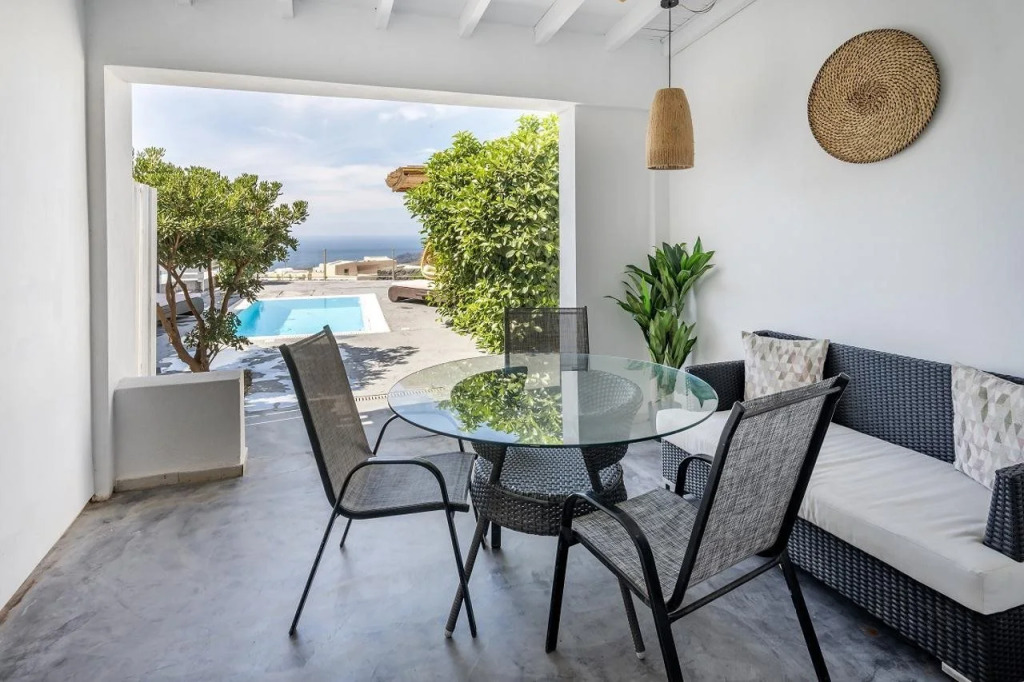 Smy Santorini Suites & Villas