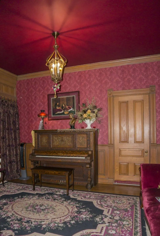 Alexander Mansion Bed and Breakfast