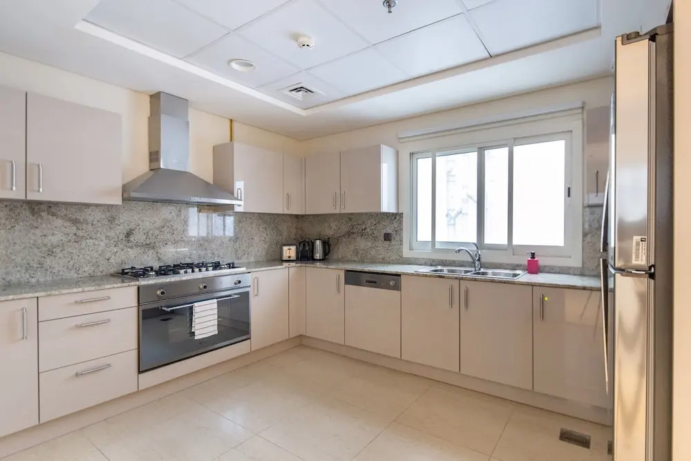 Lavish 3BR With Study in Downtown Dubai