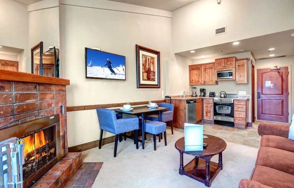 K B M Resorts- Cbi-307 Upgraded 1bd, Wood Fireplace, Full Kitchen, Wifi, Walk to Slopes!