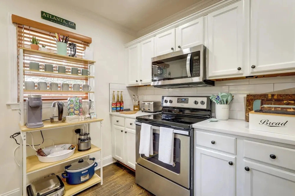Easy Access to Atlantas Best! Home w/ Yard & Deck