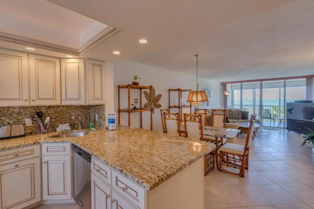 Sun Caper 308, 2 Bedrooms, Sleeps 4, Heated Pool, Gulf Front, Elevator