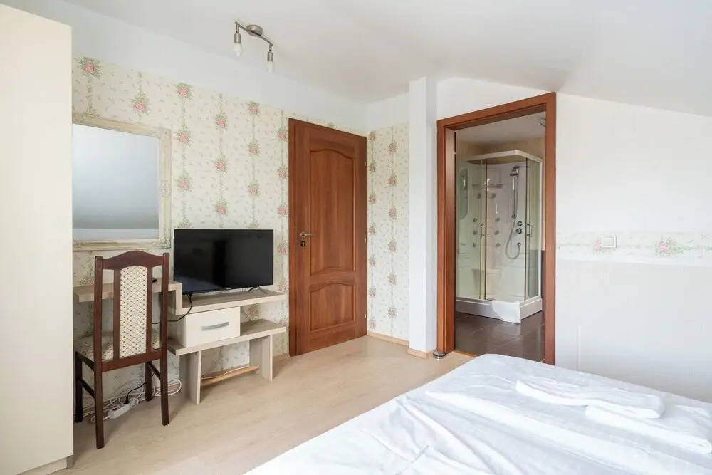 FarawayHomes Aparthotel Near Vienna Airport - Anytime Self Check-In