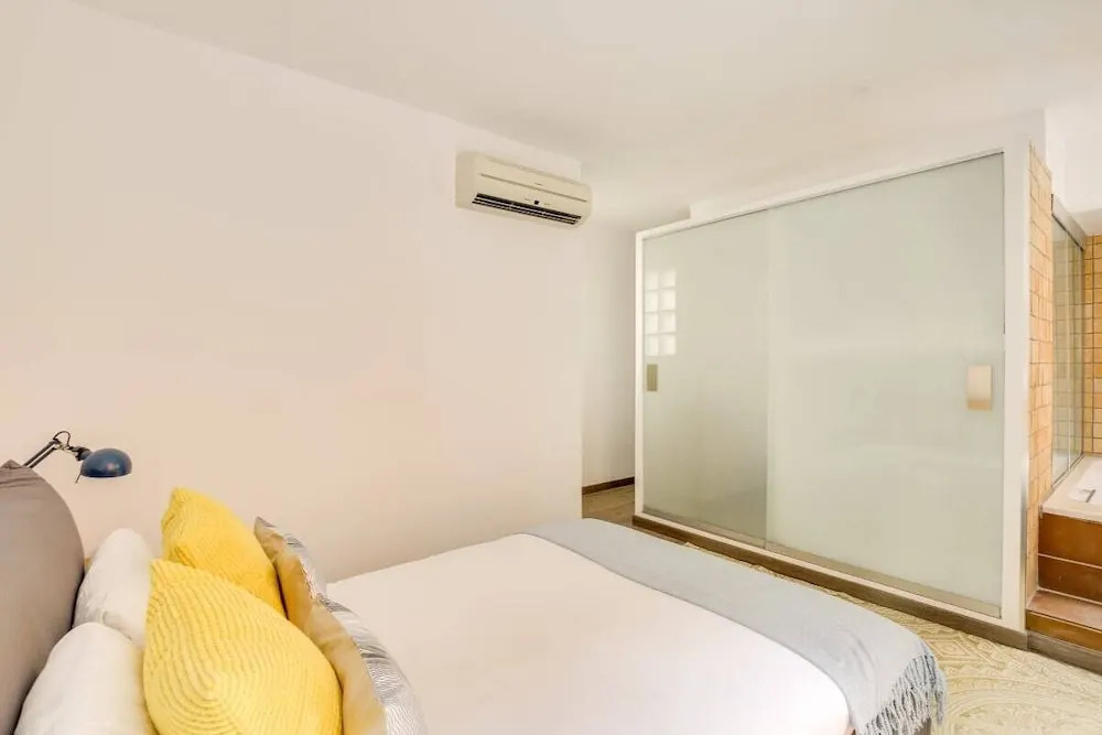 Wonderful Renovated 1 Bed With Terrace