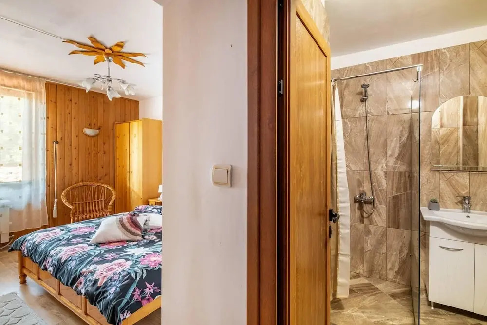 Lovely 5-bed Authentic House in the Arbanasi