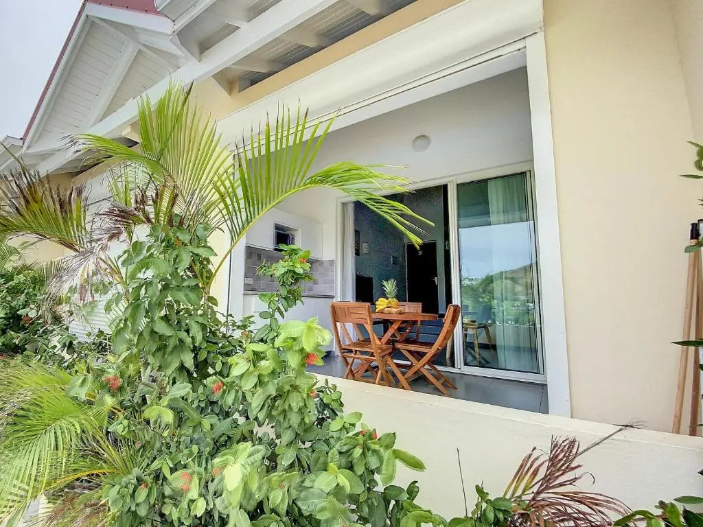Beautiful suite S4, pool, sea view, Pinel Island