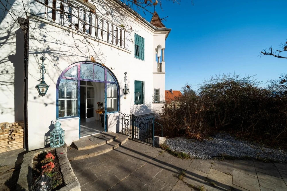 Villenetage Kunst am Berg mit Garten und Feuerstelle in Krems Stadt