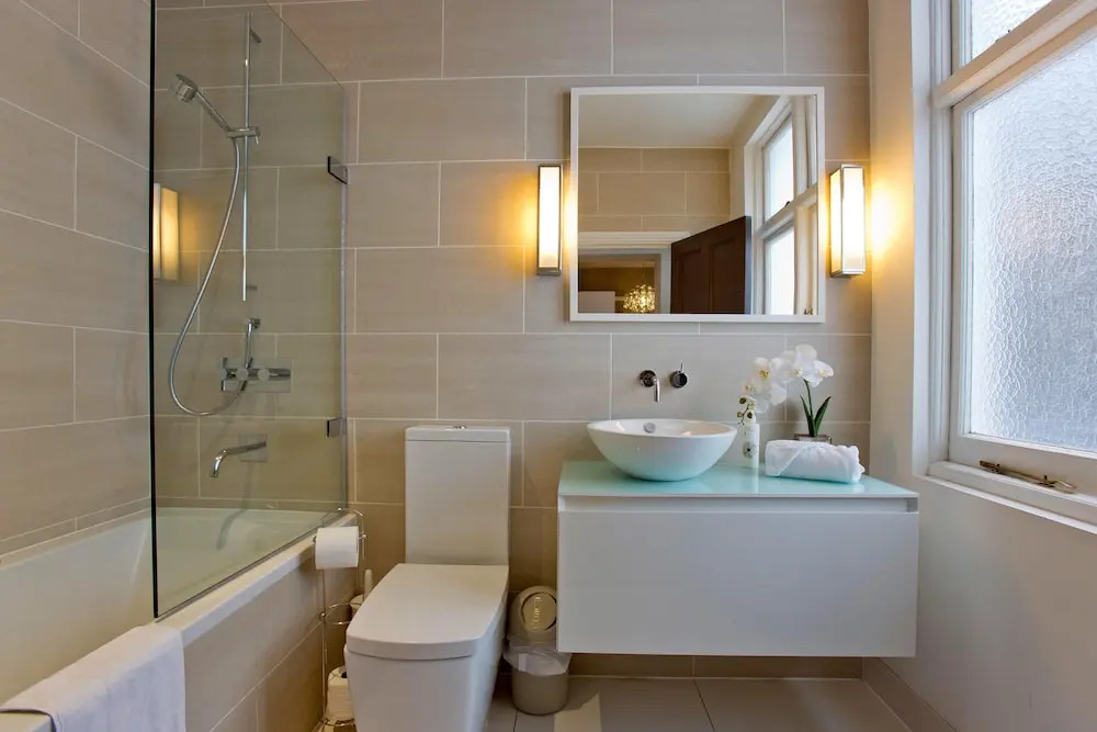 Stunning 2 bed and bath in Kensington