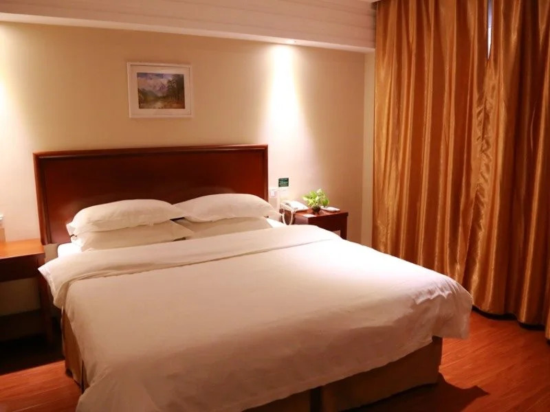 GreenTree Inn ShanDong JiNan East WenHua Road Taishan Technology Mansion Express Hotel