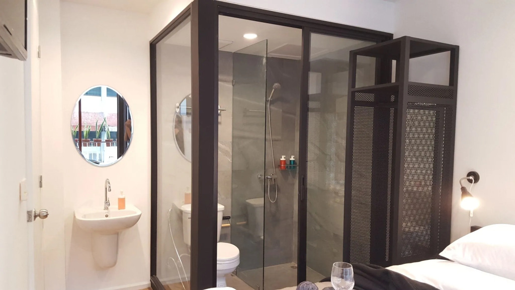 Haus Sathorn 21 Bed and Breakfast