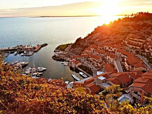 Portopiccolo Avolare Apartments in panoramic terrasses, beach included