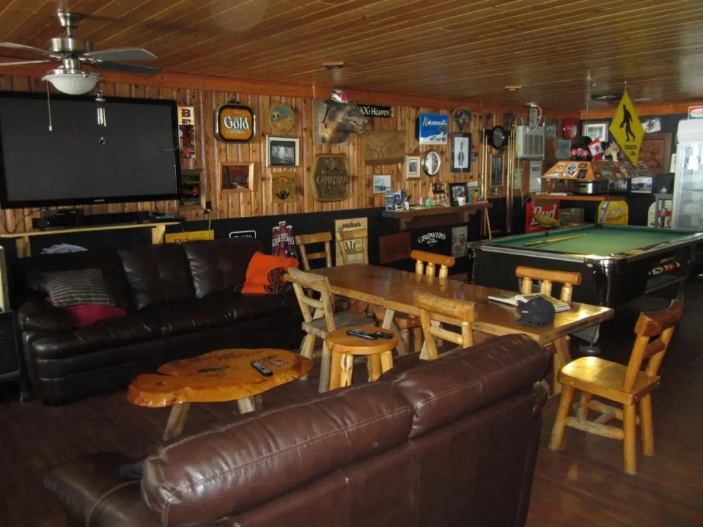 Log Inn & Pub